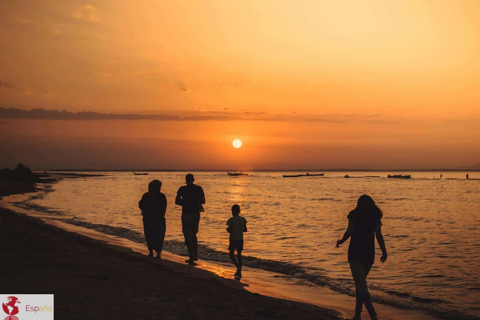 familia en la playa